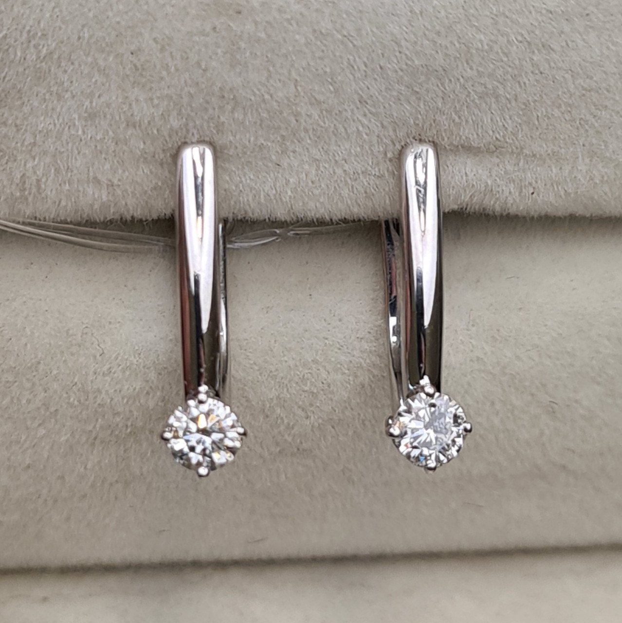 Серьги Deimantas 98178115 2,6гр 0,48ct. купить,NaN