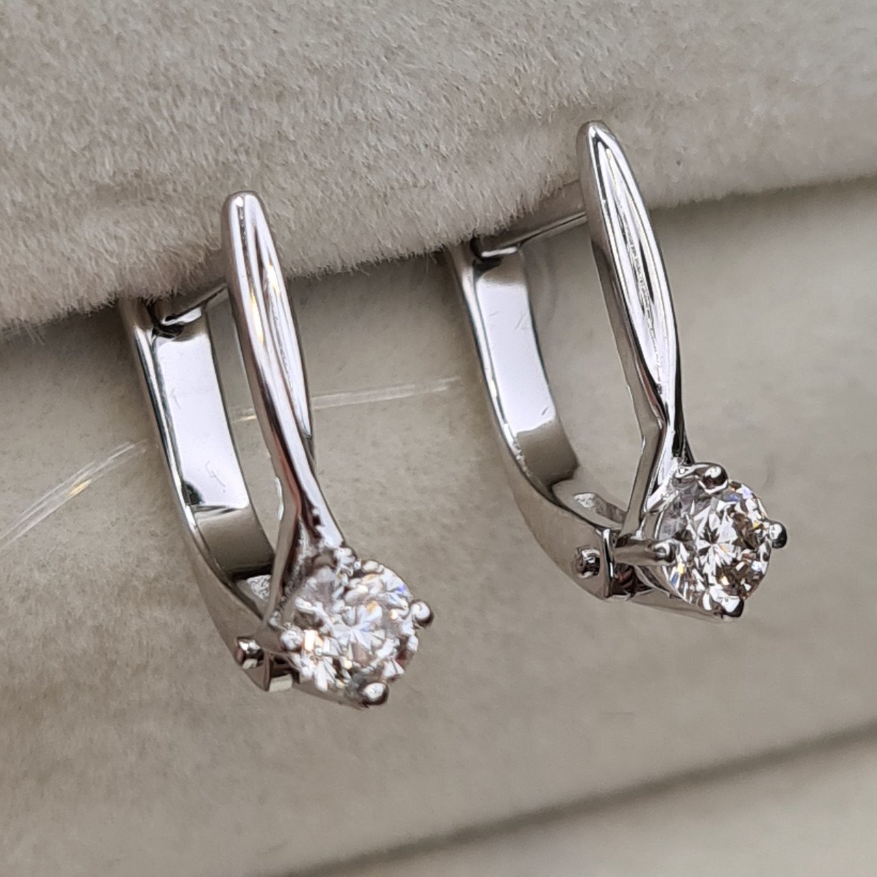 Серьги Deimantas 98178113 2,3гр 0,407ct. купить,NaN