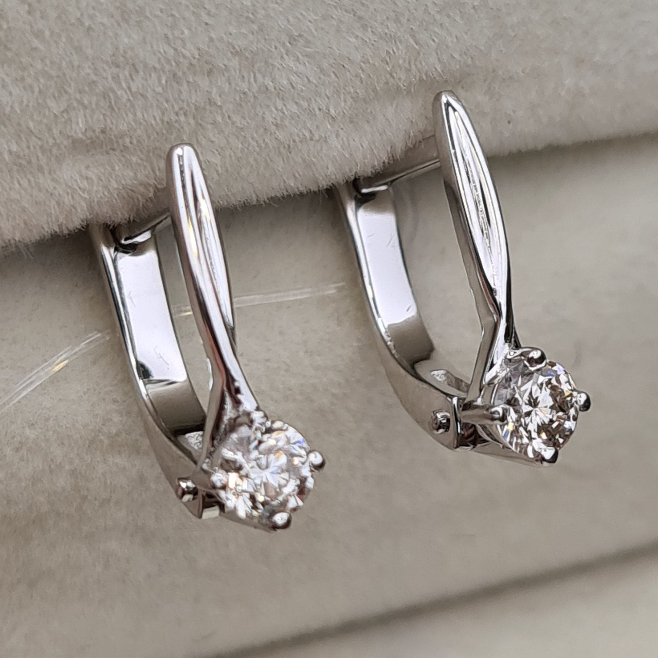 Серьги Deimantas 98178113 2,3гр 0,407ct. купить,NaN