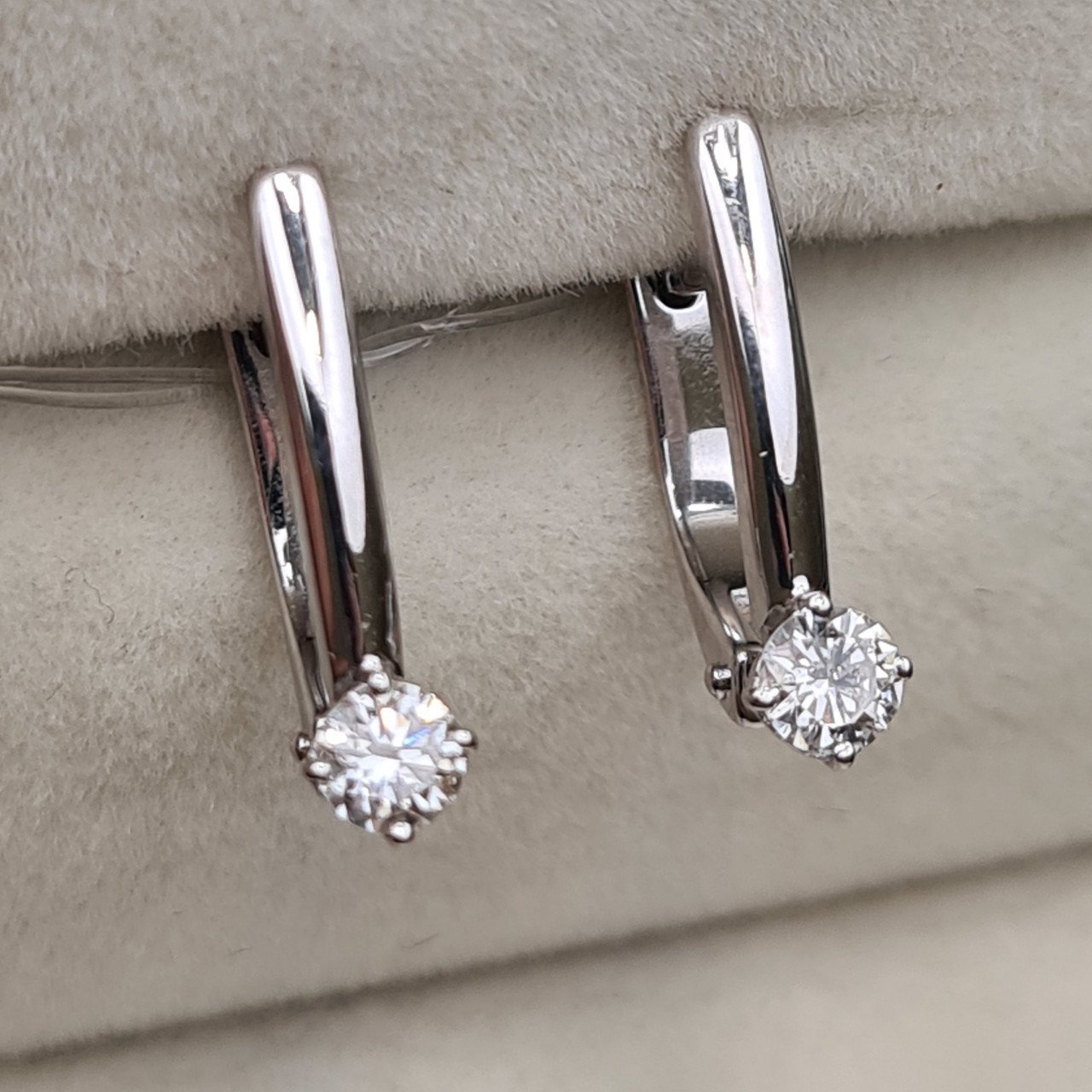Серьги Deimantas 98178115 2,6гр 0,48ct. купить,NaN