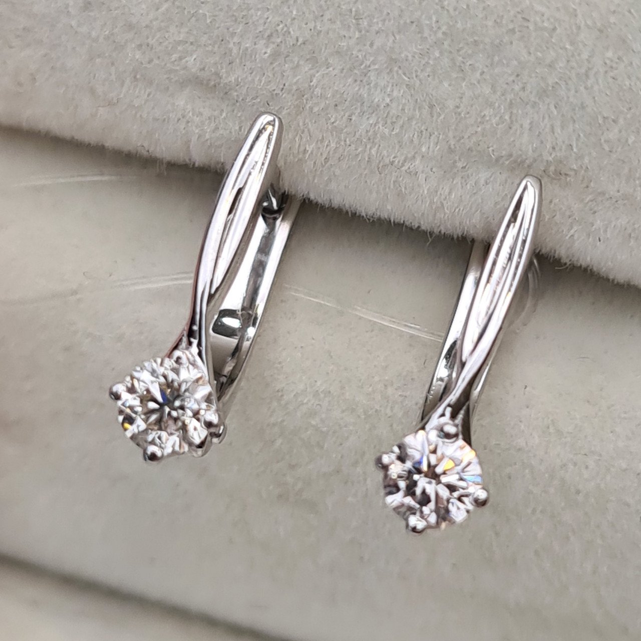 Серьги Deimantas 98178113 2,3гр 0,407ct. купить,NaN