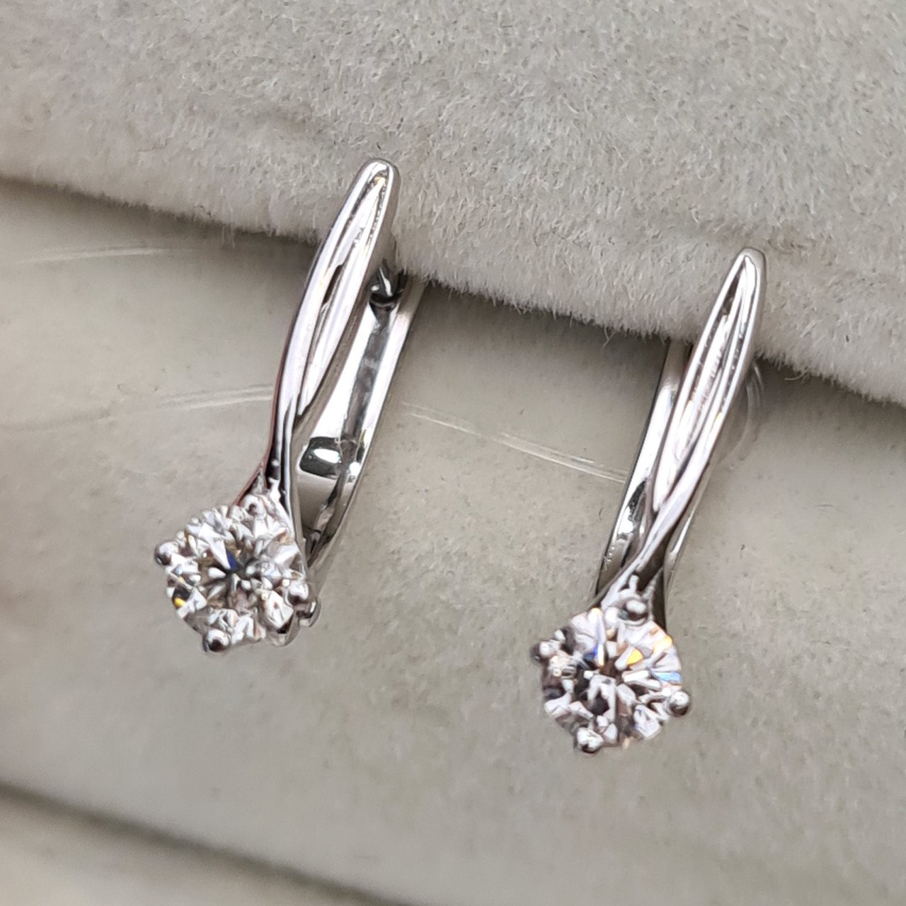 Серьги Deimantas 98178113 2,3гр 0,407ct. купить,NaN