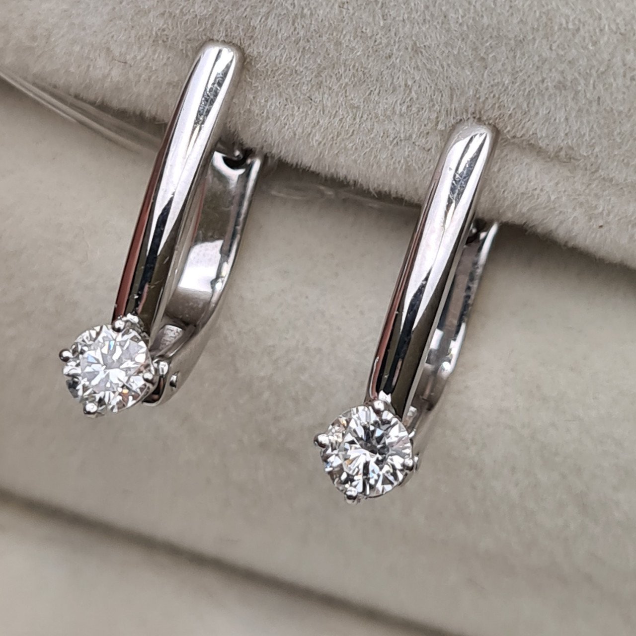 Серьги Deimantas 98178115 2,6гр 0,48ct. купить,NaN