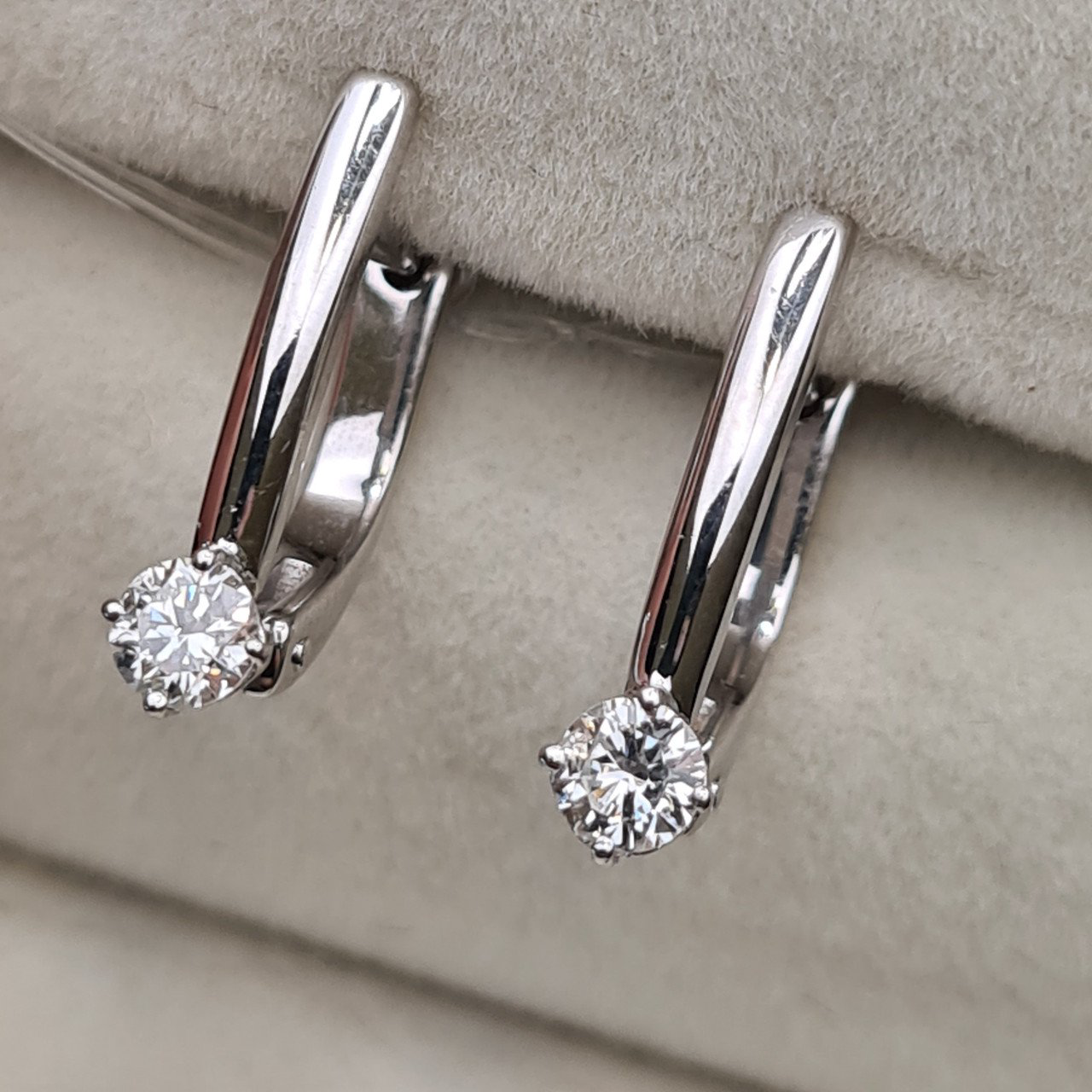 Серьги Deimantas 98178115 2,6гр 0,48ct. купить,NaN