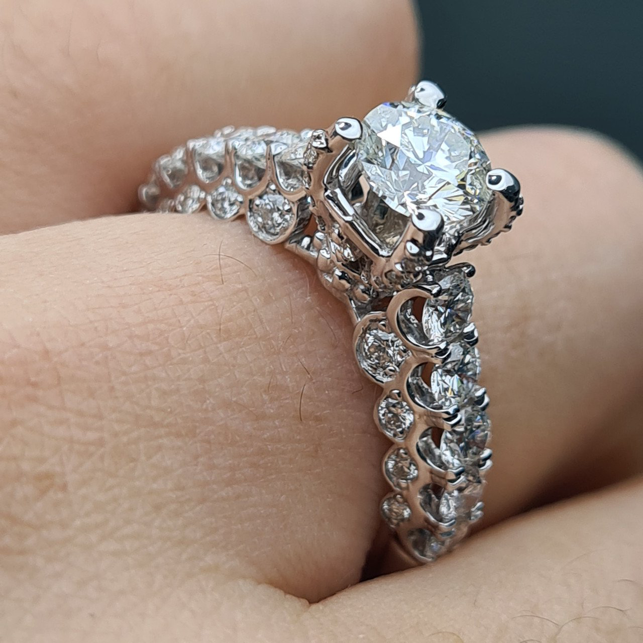 Кольцо Deimantas 95975105 18р 3,92гр 2,06ct. купить,NaN