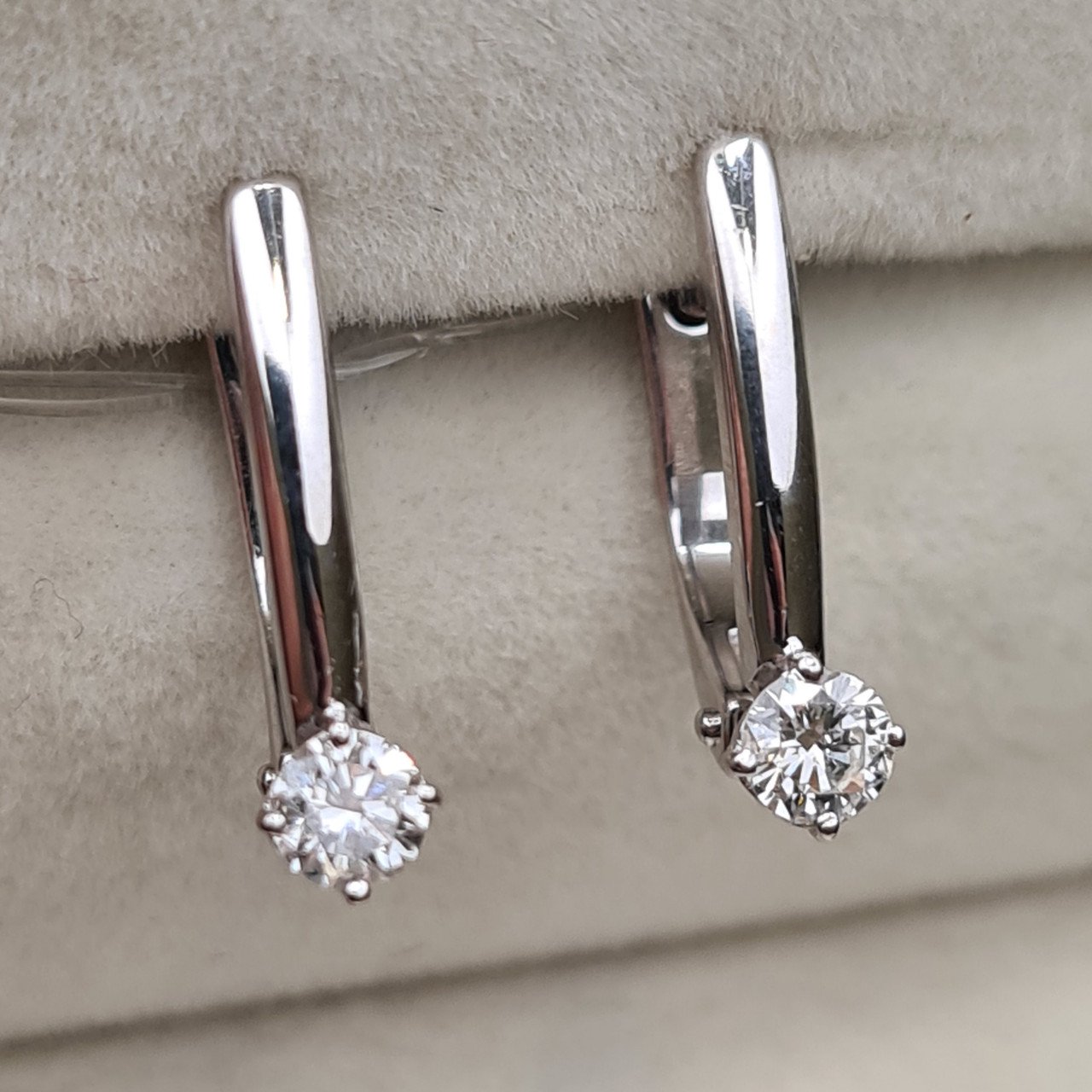Серьги Deimantas 98178115 2,6гр 0,48ct. купить,NaN