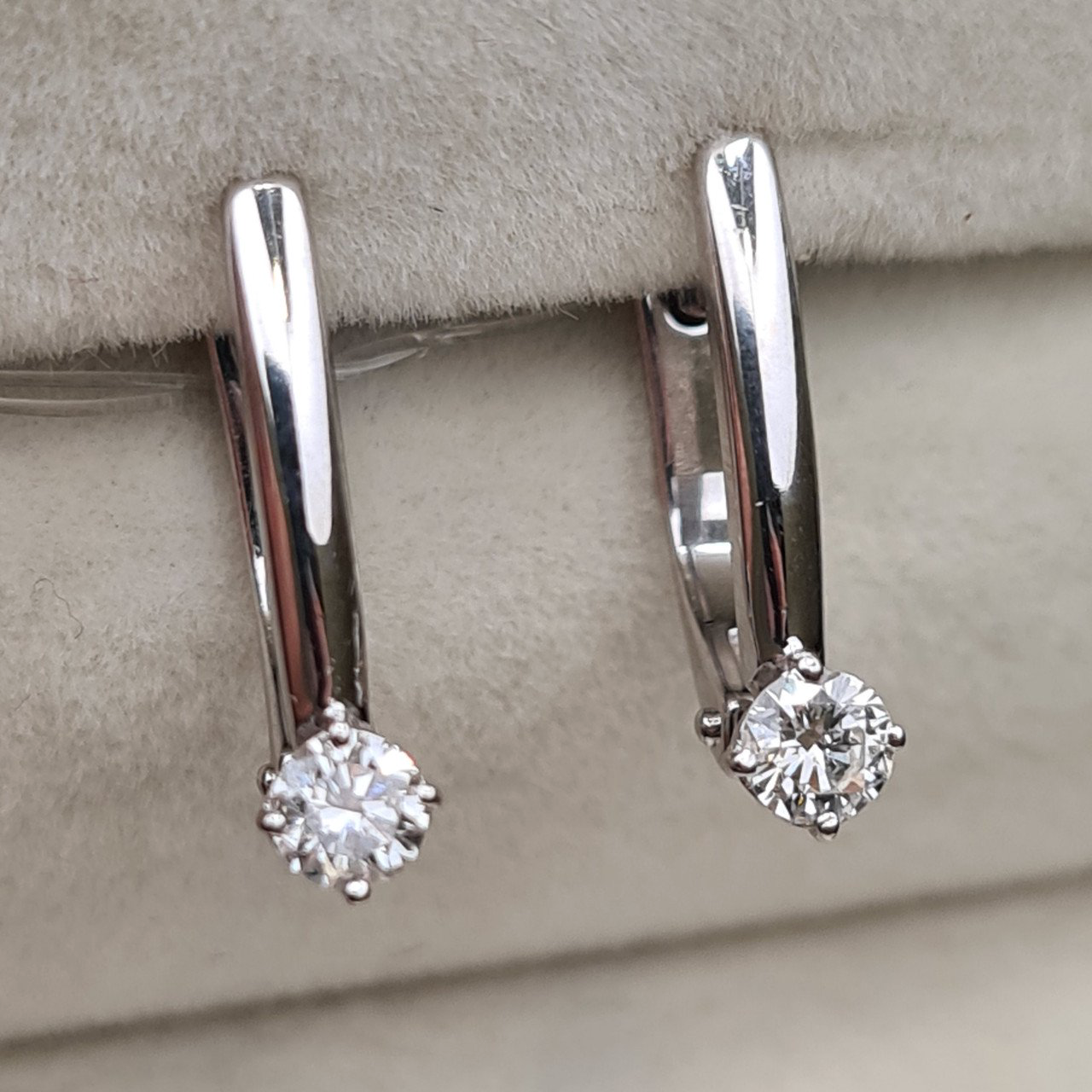 Серьги Deimantas 98178115 2,6гр 0,48ct. купить,NaN