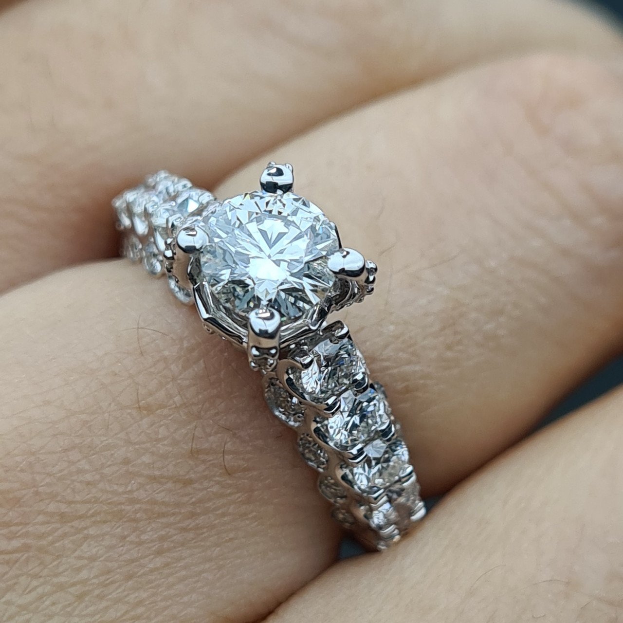 Кольцо Deimantas 95975105 18р 3,92гр 2,06ct. купить,NaN