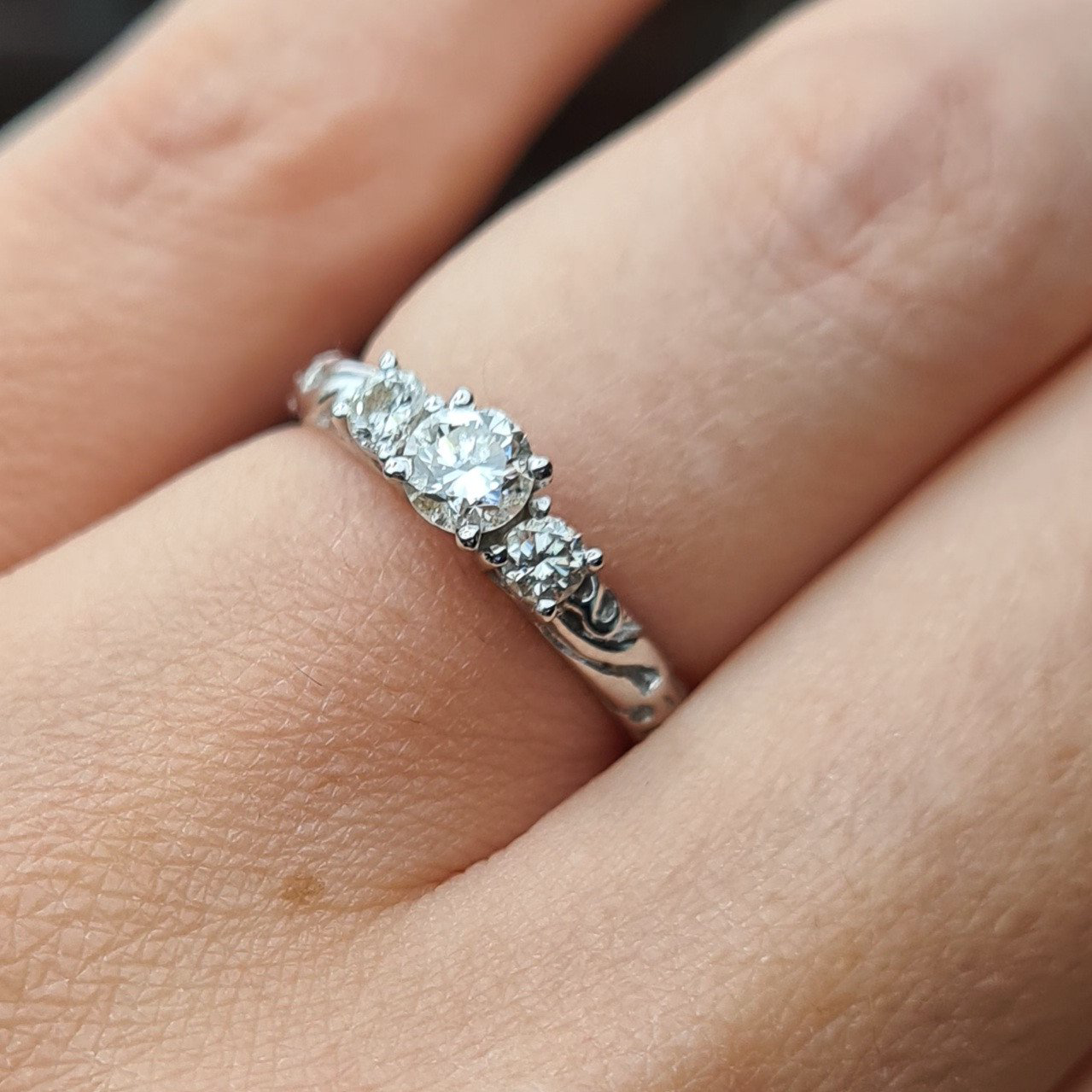 Кольцо Deimantas 80843129 16,3р 2,25гр 0,50ct. купить,NaN