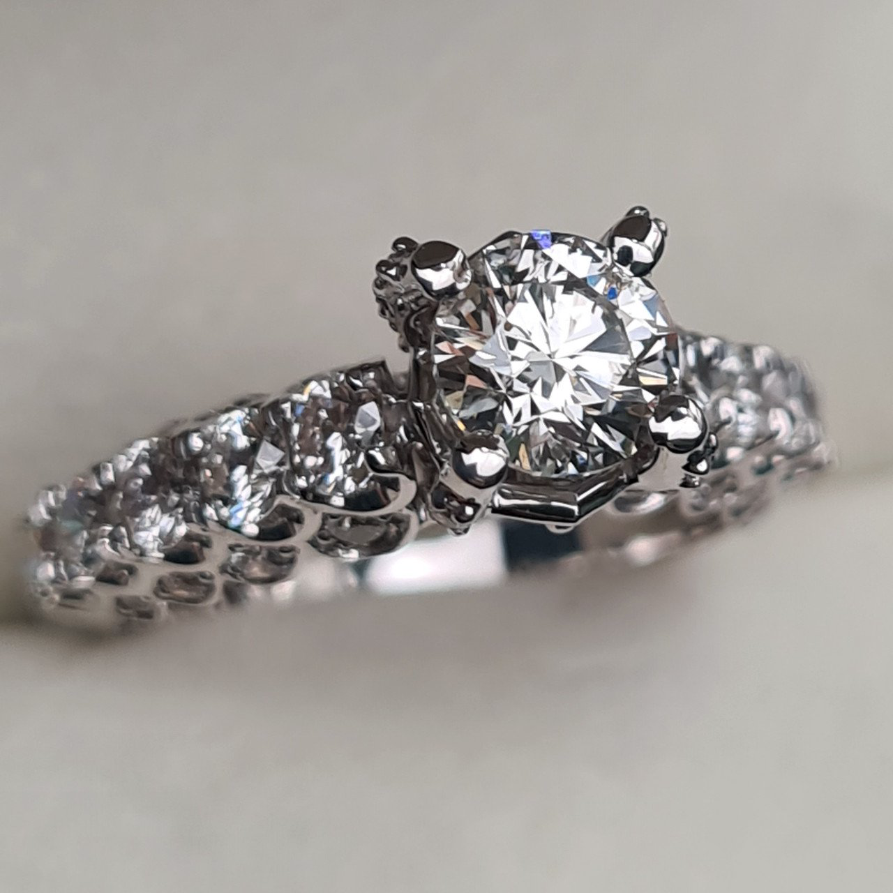 Кольцо Deimantas 95975105 18р 3,92гр 2,06ct. купить,NaN