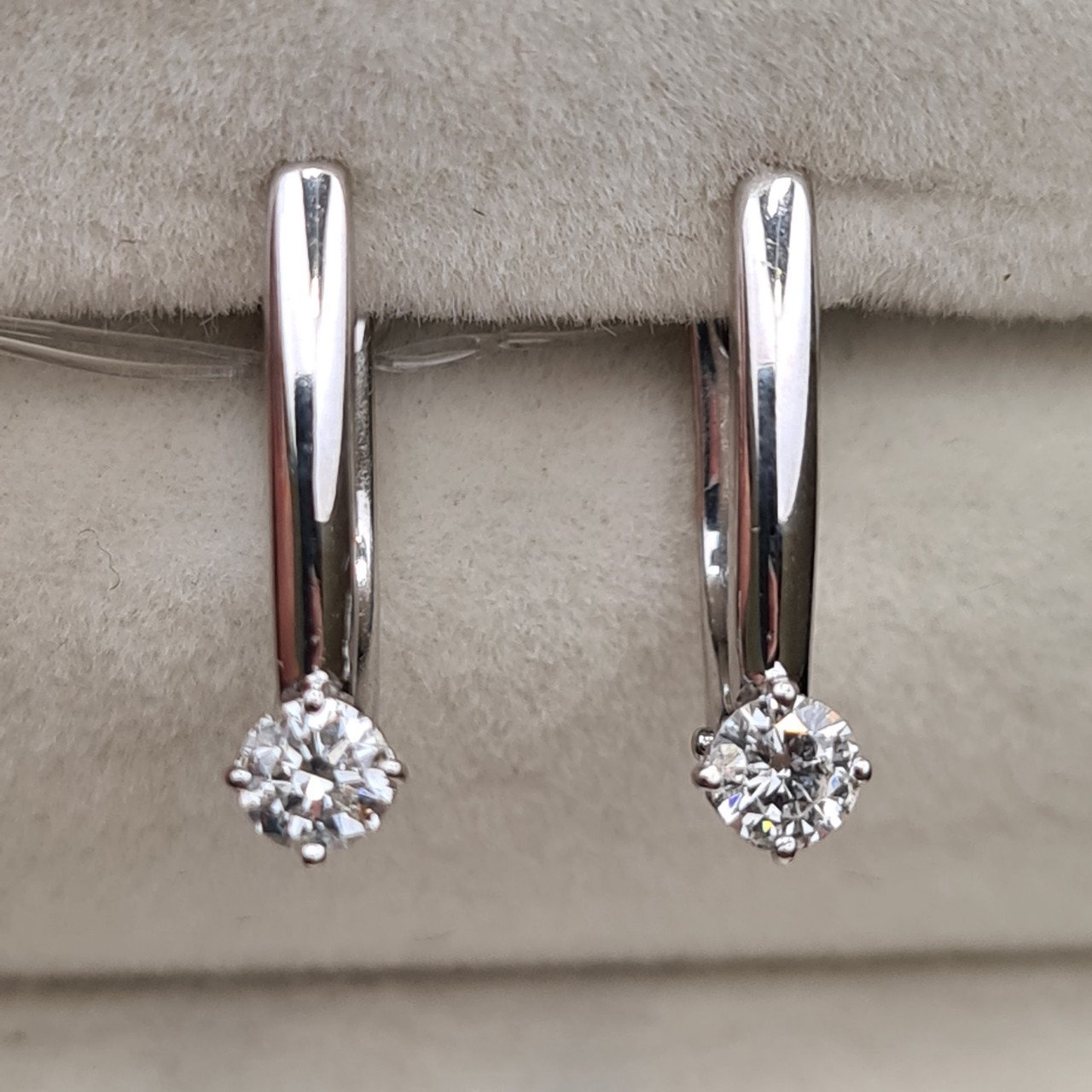 Серьги Deimantas 98178115 2,6гр 0,48ct. купить,NaN