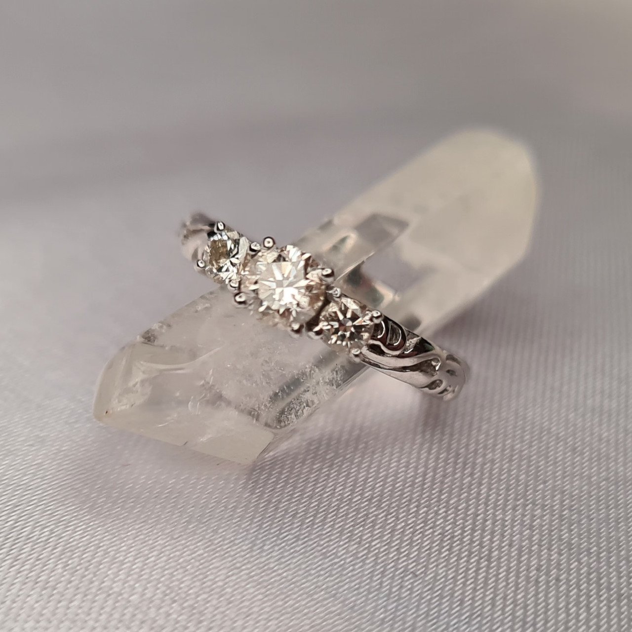 Кольцо Deimantas 80843129 16,3р 2,25гр 0,50ct. купить,NaN