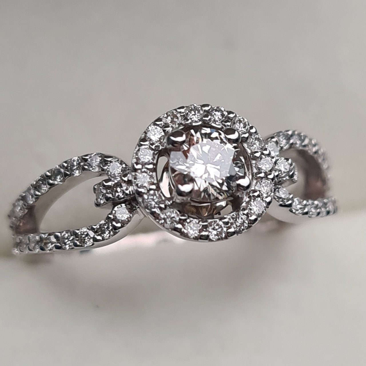 Кольцо Deimantas 95975107 16р 2,9гр 0,53ct. купить,NaN