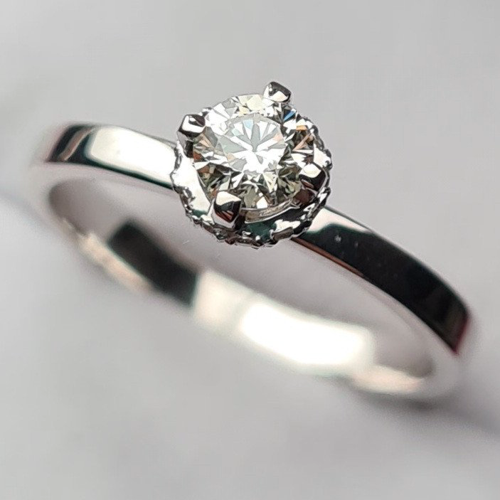 Кольцо Deimantas 81001492 16,51р 2,52гр 0,33ct. купить,NaN