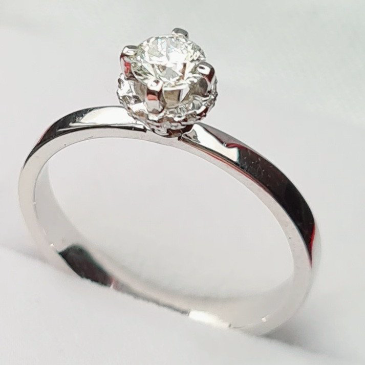 Кольцо Deimantas 81001492 16,51р 2,52гр 0,33ct. купить,NaN