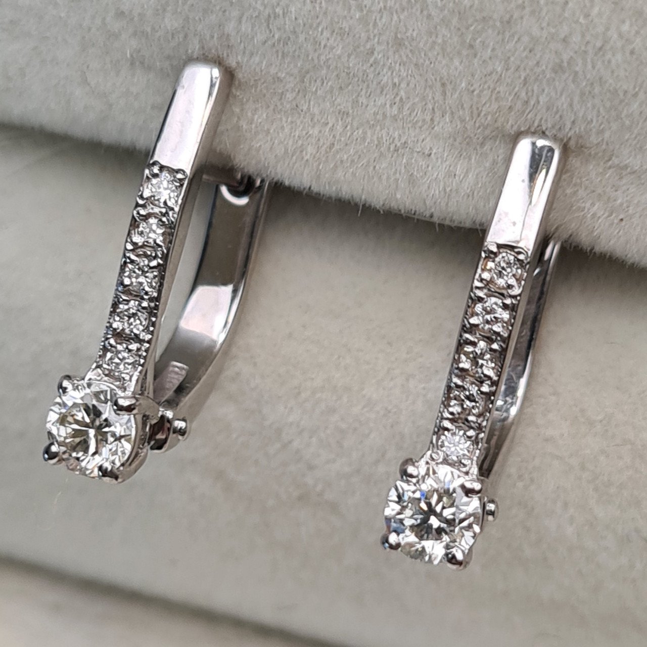 Серьги Deimantas 98178122 2,47гр 0,45ct. купить,NaN