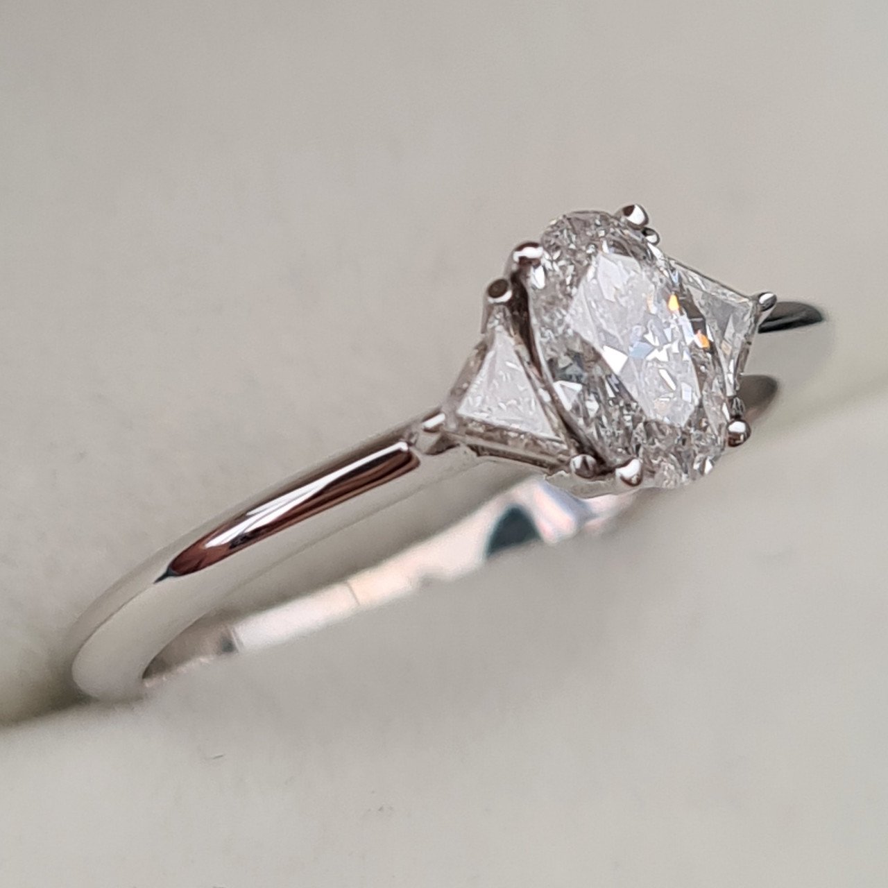 Кольцо Deimantas 94250808 16,5р 2,11гр 0,58ct. купить,NaN