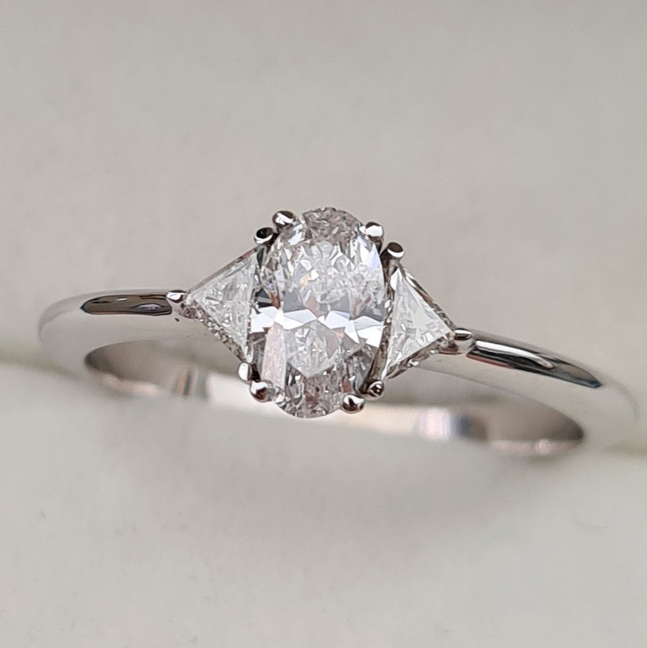 Кольцо Deimantas 94250808 16,5р 2,11гр 0,58ct. купить,NaN