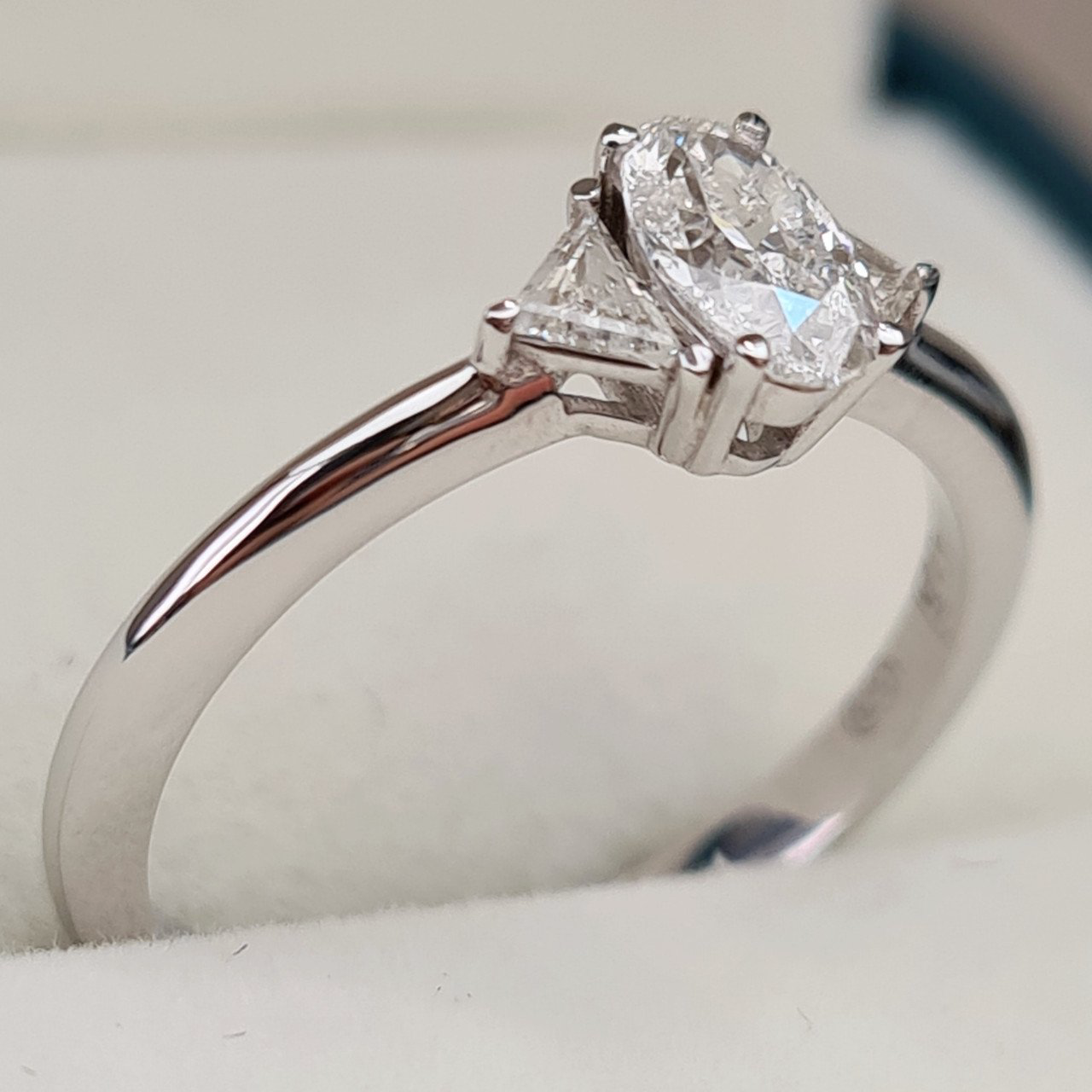 Кольцо Deimantas 94250808 16,5р 2,11гр 0,58ct. купить,NaN