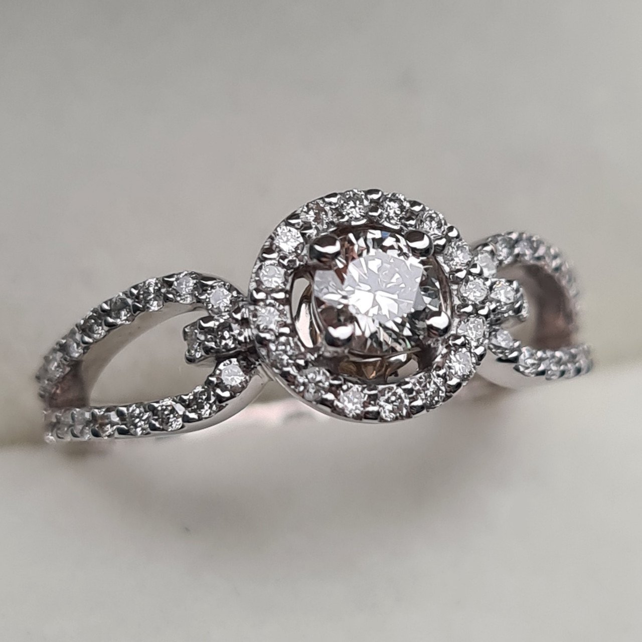 Кольцо Deimantas 95975107 16р 2,9гр 0,53ct. купить,NaN
