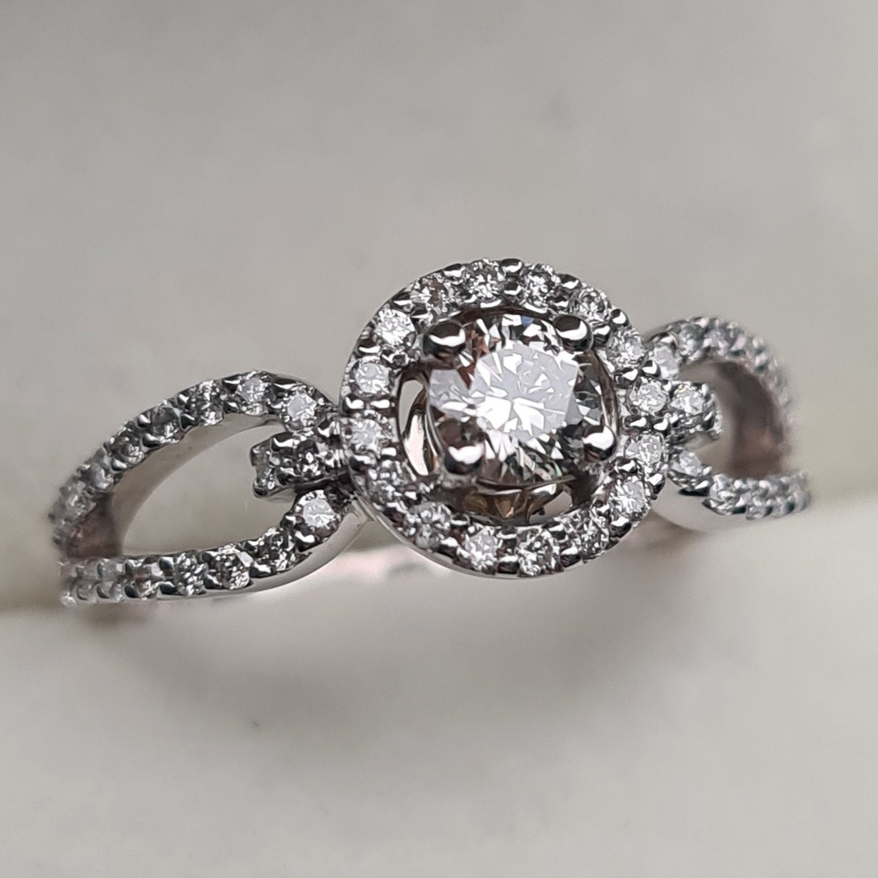 Кольцо Deimantas 95975107 16р 2,9гр 0,53ct. купить,NaN