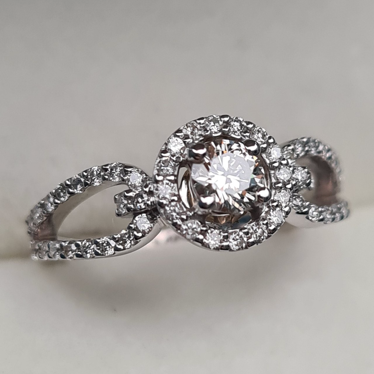 Кольцо Deimantas 95975107 16р 2,9гр 0,53ct. купить,NaN