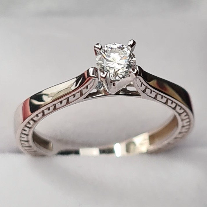 Кольцо Deimantas 81001654 16,51р 2,68гр 0,24ct. купить,NaN