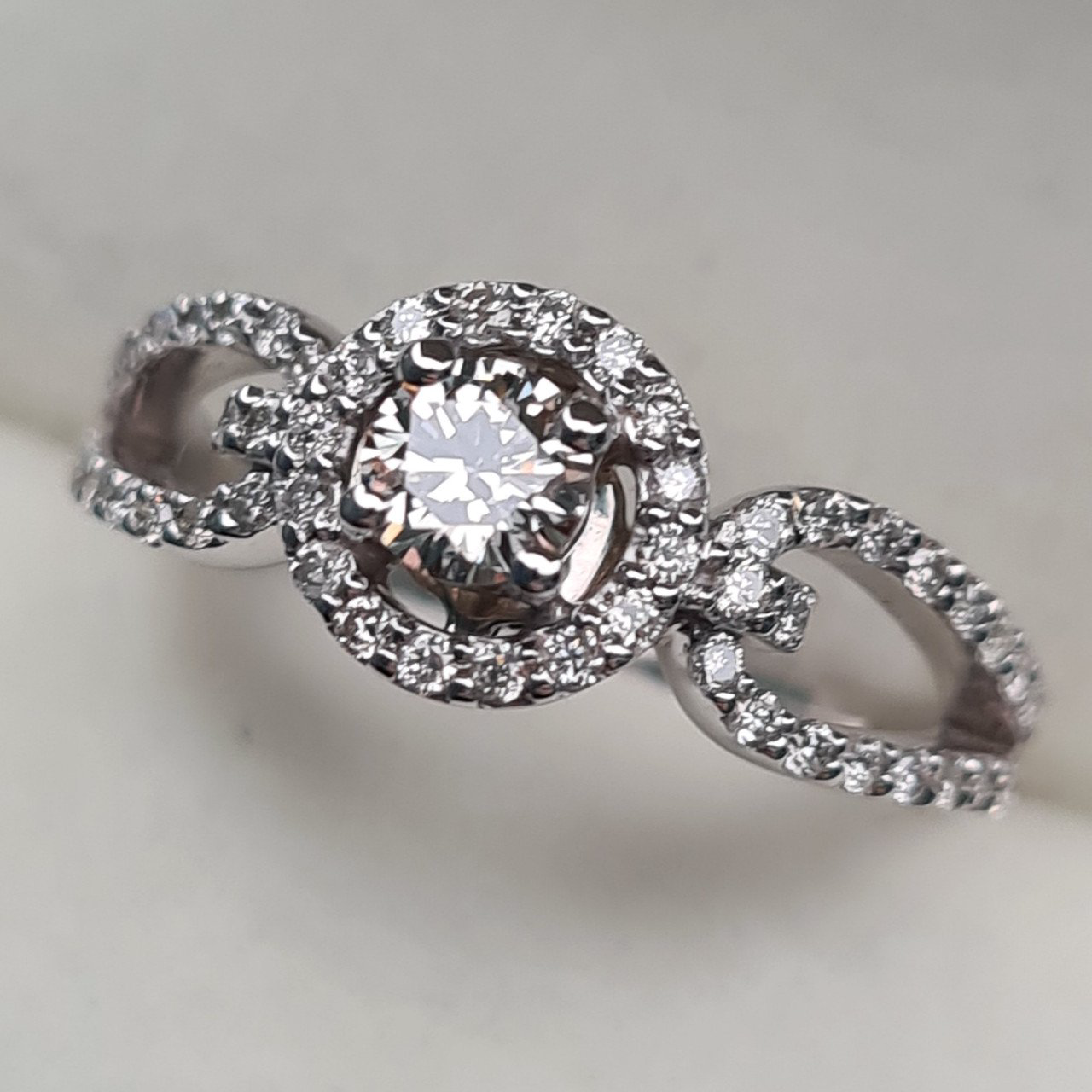 Кольцо Deimantas 95975107 16р 2,9гр 0,53ct. купить,NaN