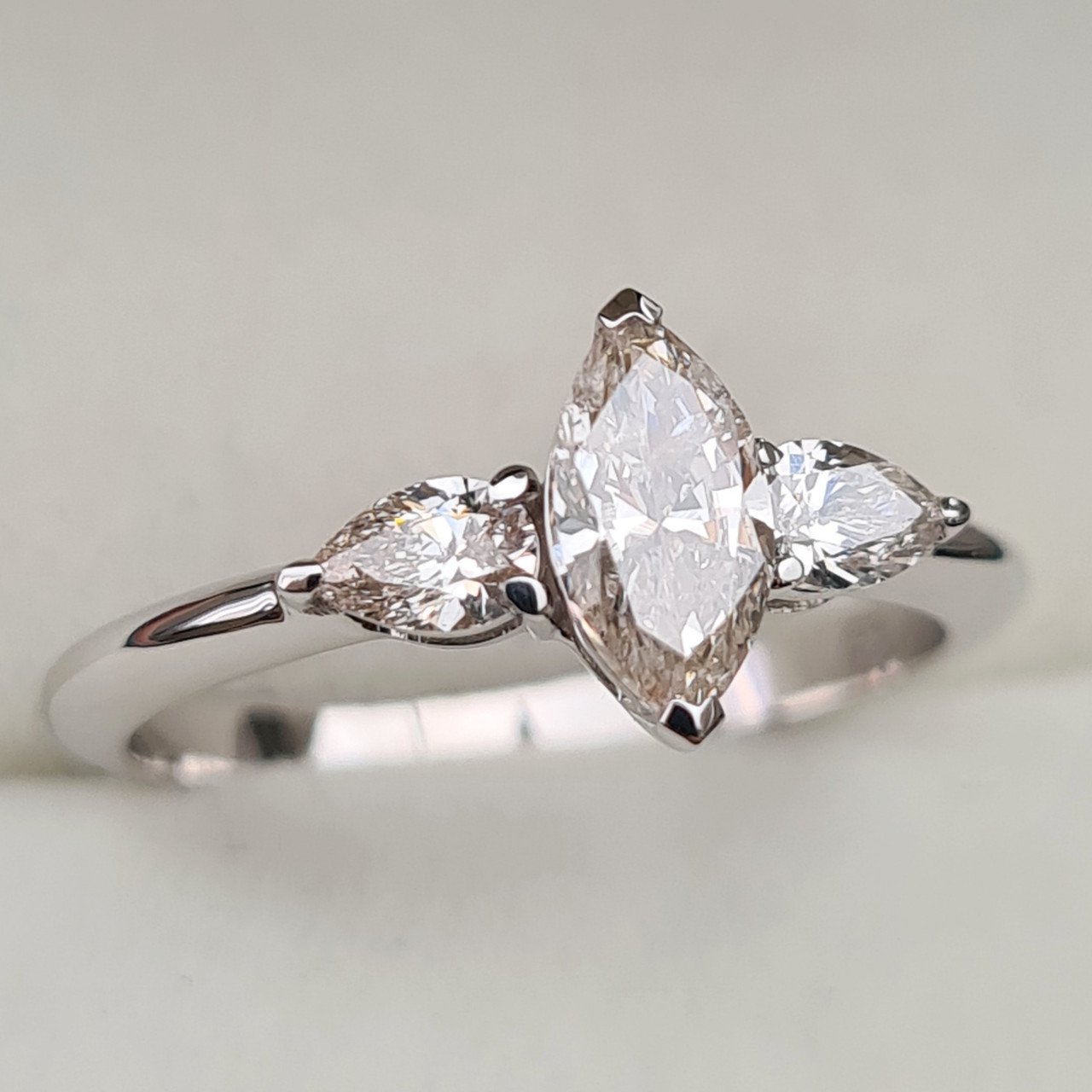Кольцо Deimantas 94282976 16,5р 2,44гр 0,93ct. купить,NaN