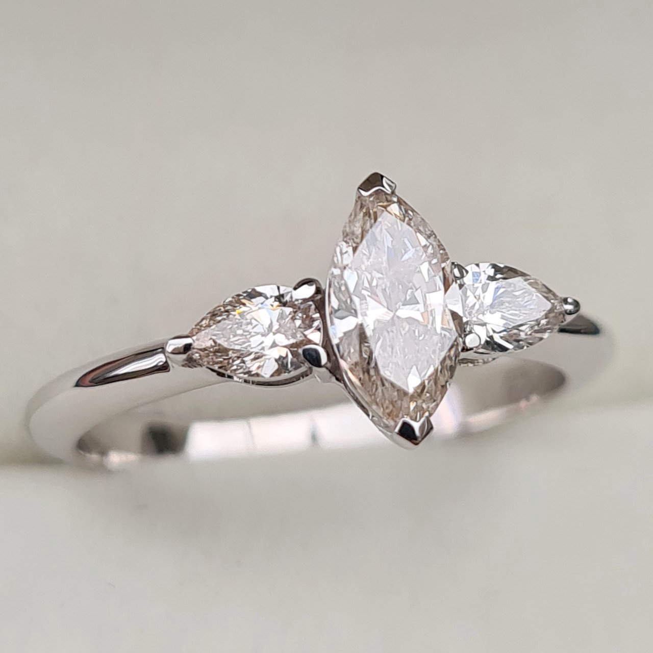 Кольцо Deimantas 94282976 16,5р 2,44гр 0,93ct. купить,NaN