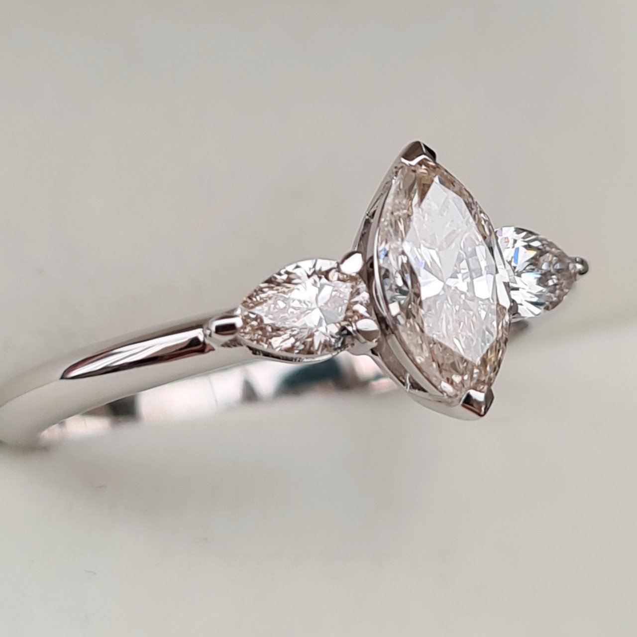 Кольцо Deimantas 94282976 16,5р 2,44гр 0,93ct. купить,NaN