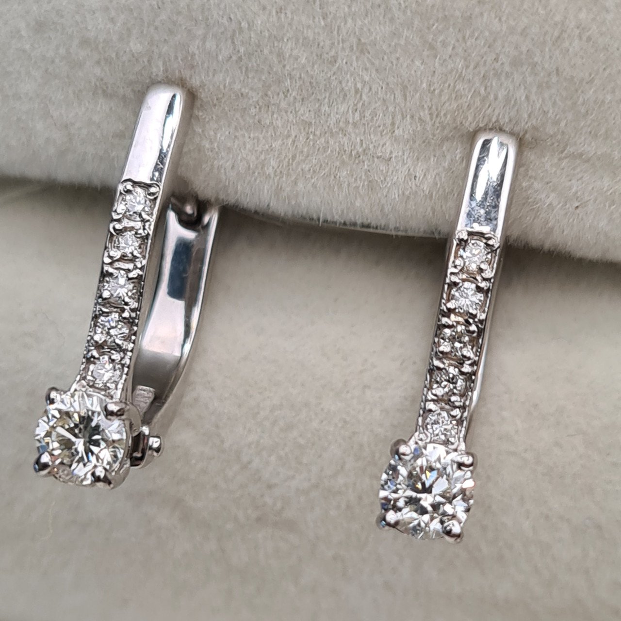 Серьги Deimantas 98178122 2,47гр 0,45ct. купить,NaN
