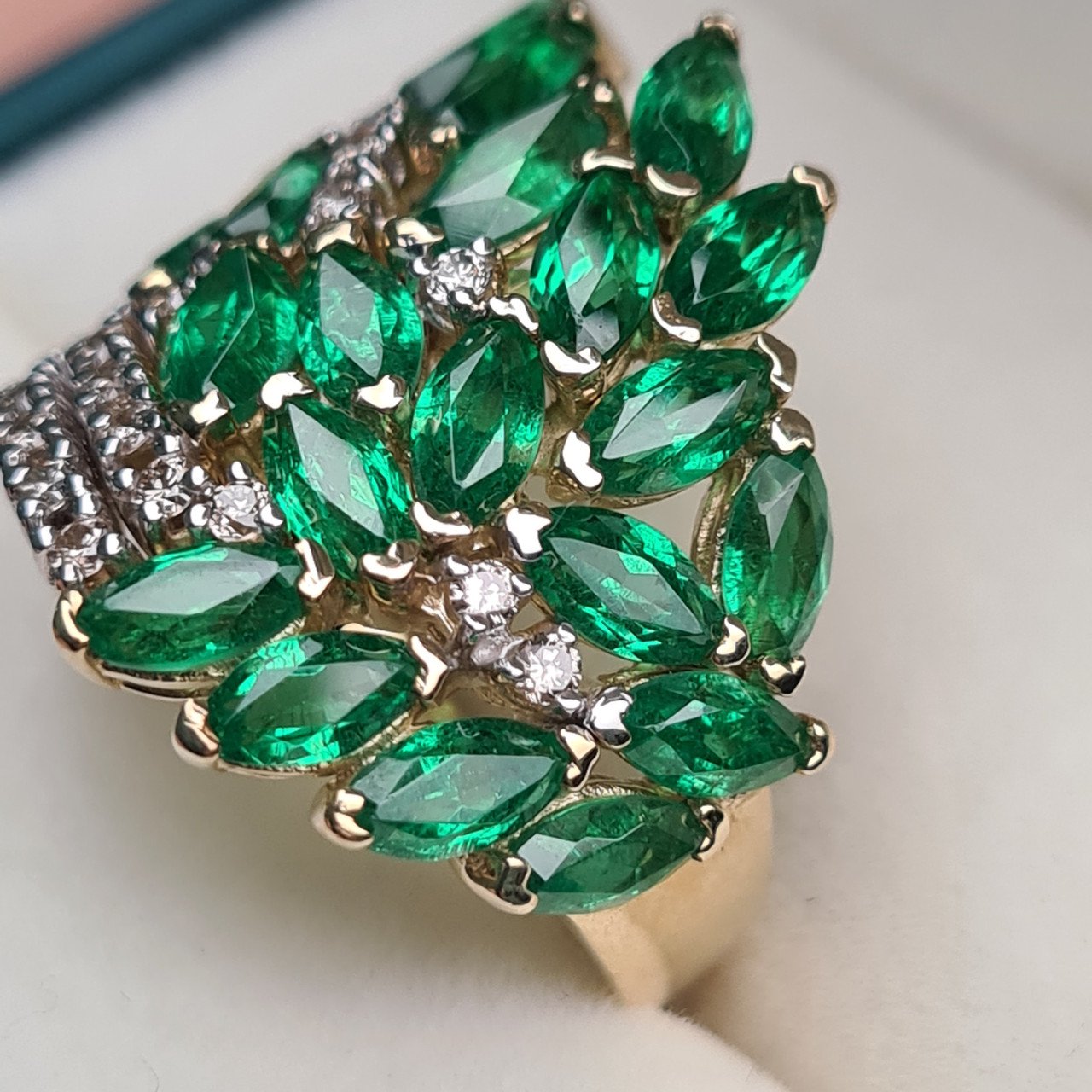 Кольцо Deimantas 95975180 18р 10,45гр 0,40ct. купить,NaN