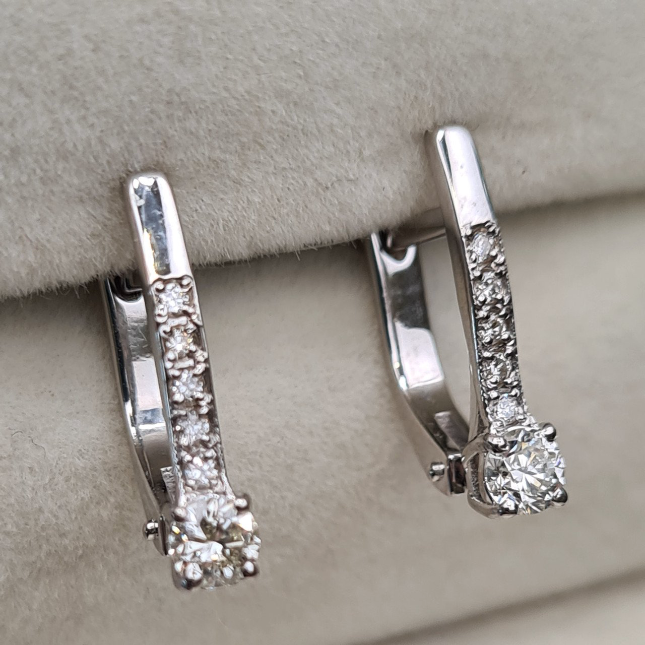 Серьги Deimantas 98178122 2,47гр 0,45ct. купить,NaN