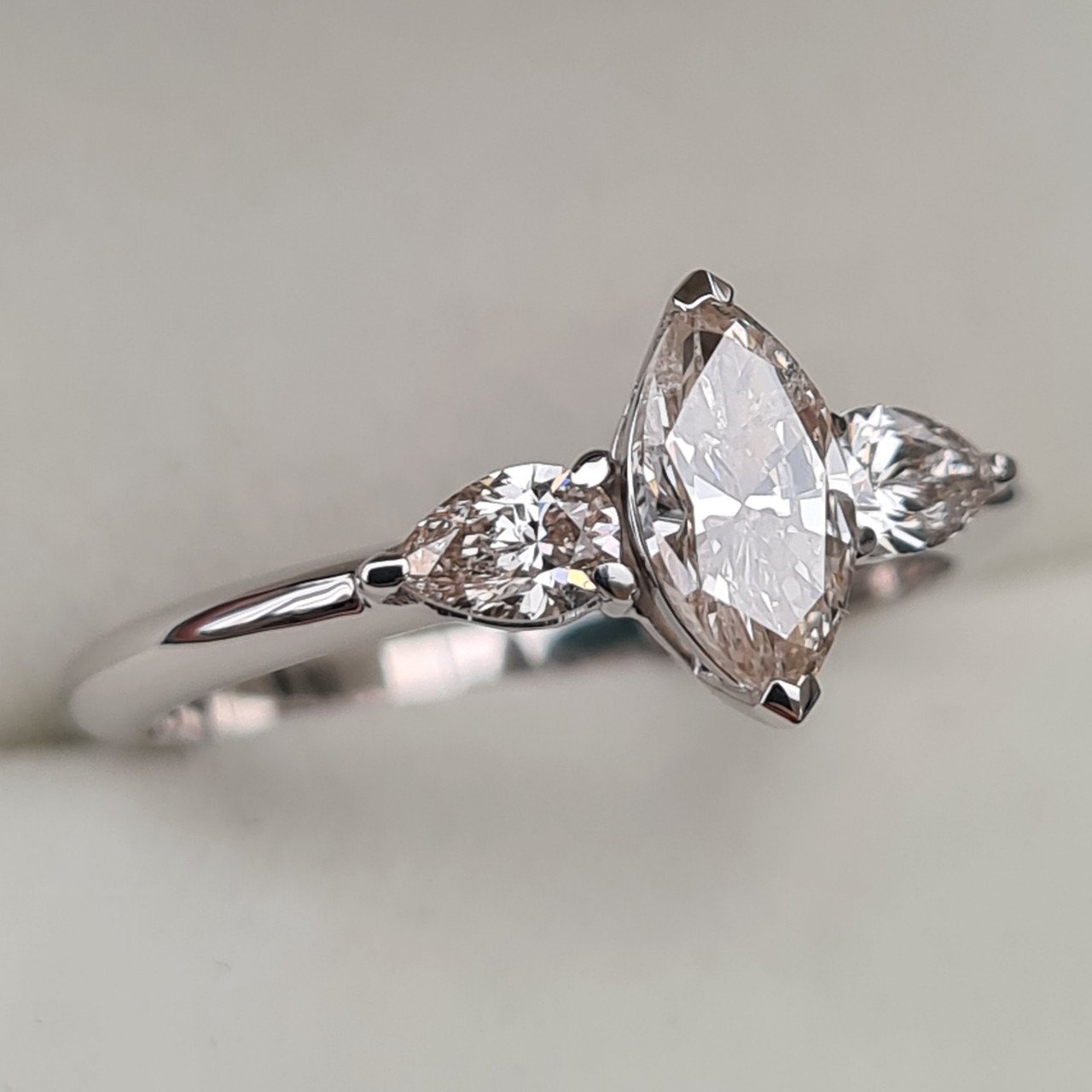 Кольцо Deimantas 94282976 16,5р 2,44гр 0,93ct. купить,NaN