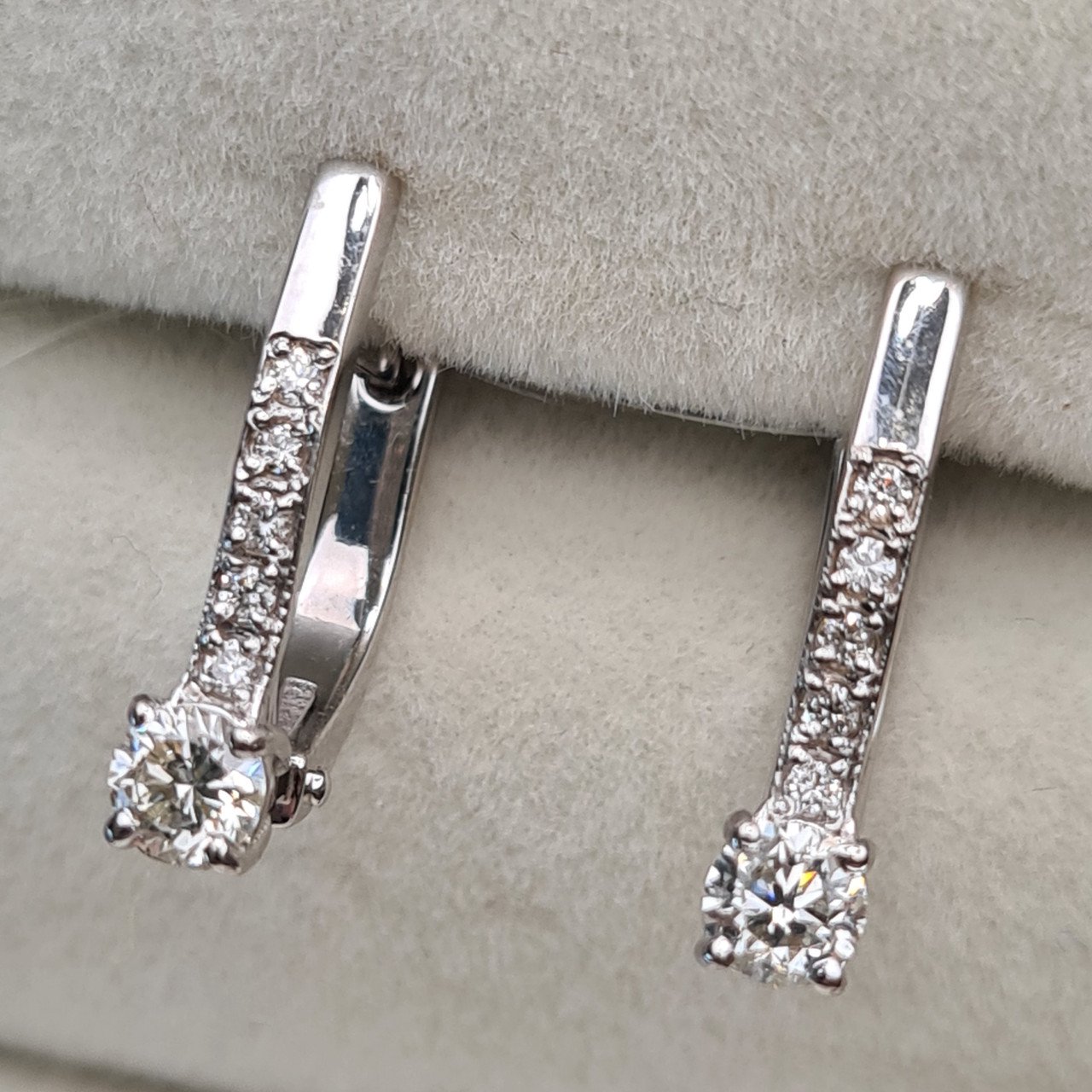 Серьги Deimantas 98178122 2,47гр 0,45ct. купить,NaN