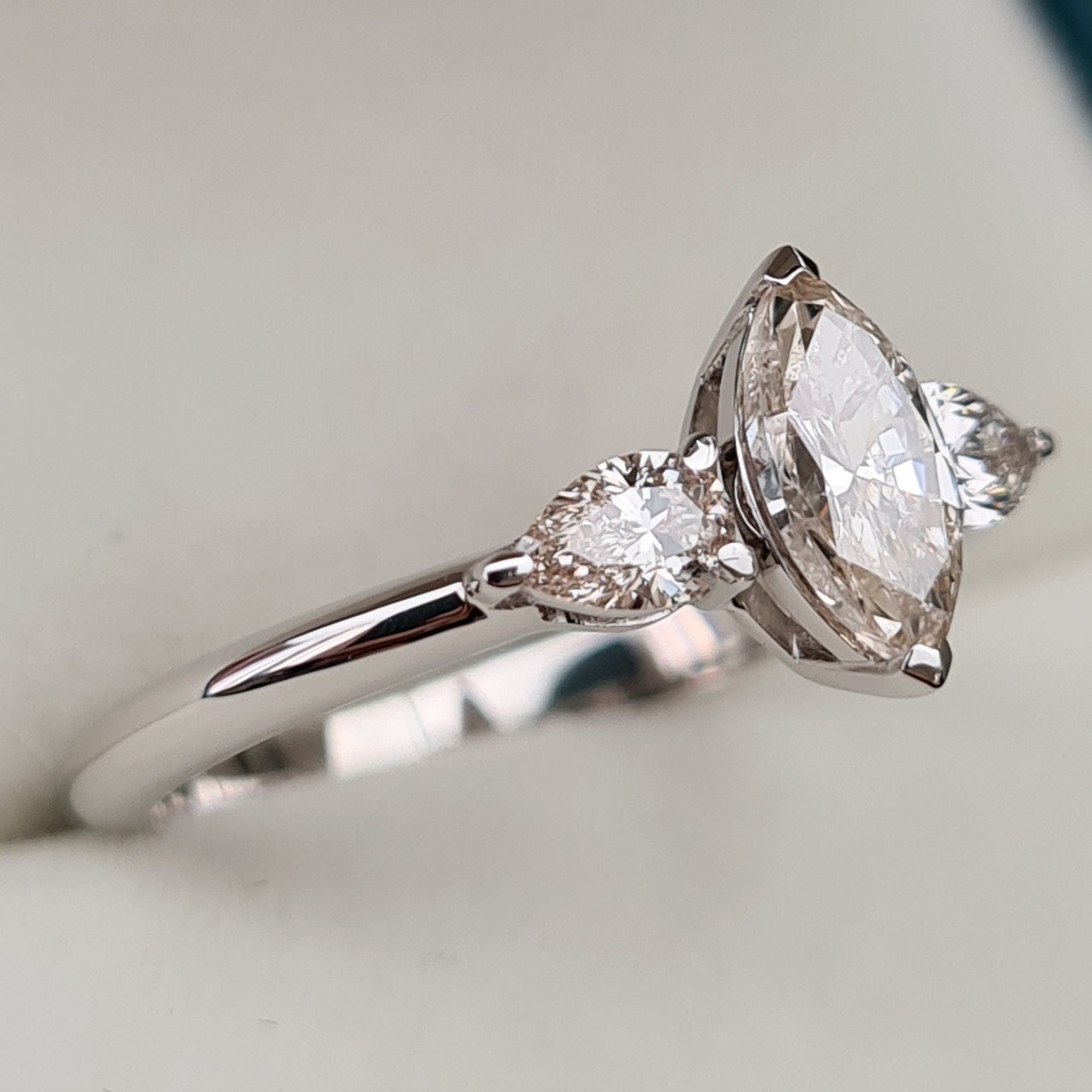 Кольцо Deimantas 94282976 16,5р 2,44гр 0,93ct. купить,NaN