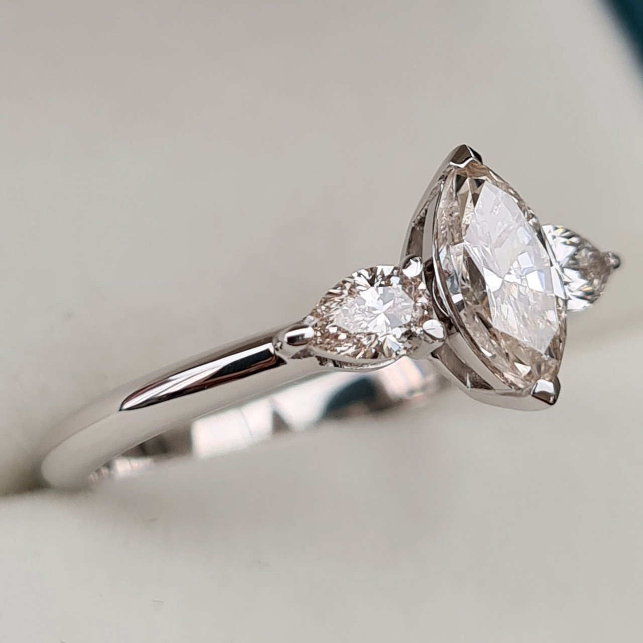 Кольцо Deimantas 94282976 16,5р 2,44гр 0,93ct. купить,NaN