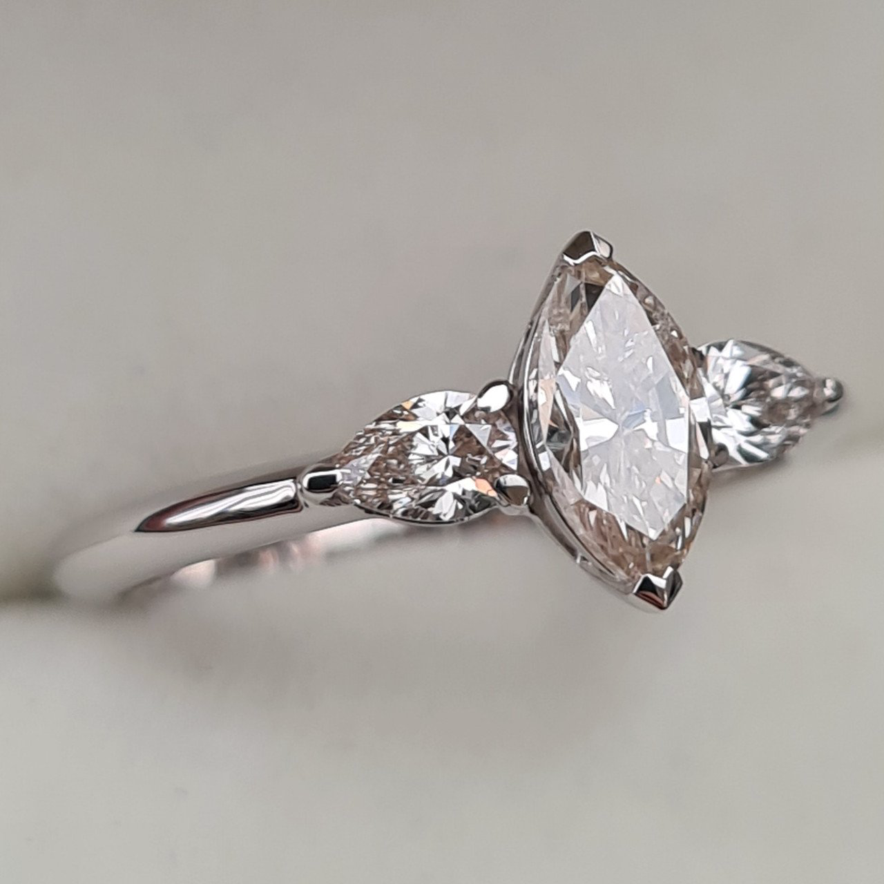 Кольцо Deimantas 94282976 16,5р 2,44гр 0,93ct. купить,NaN