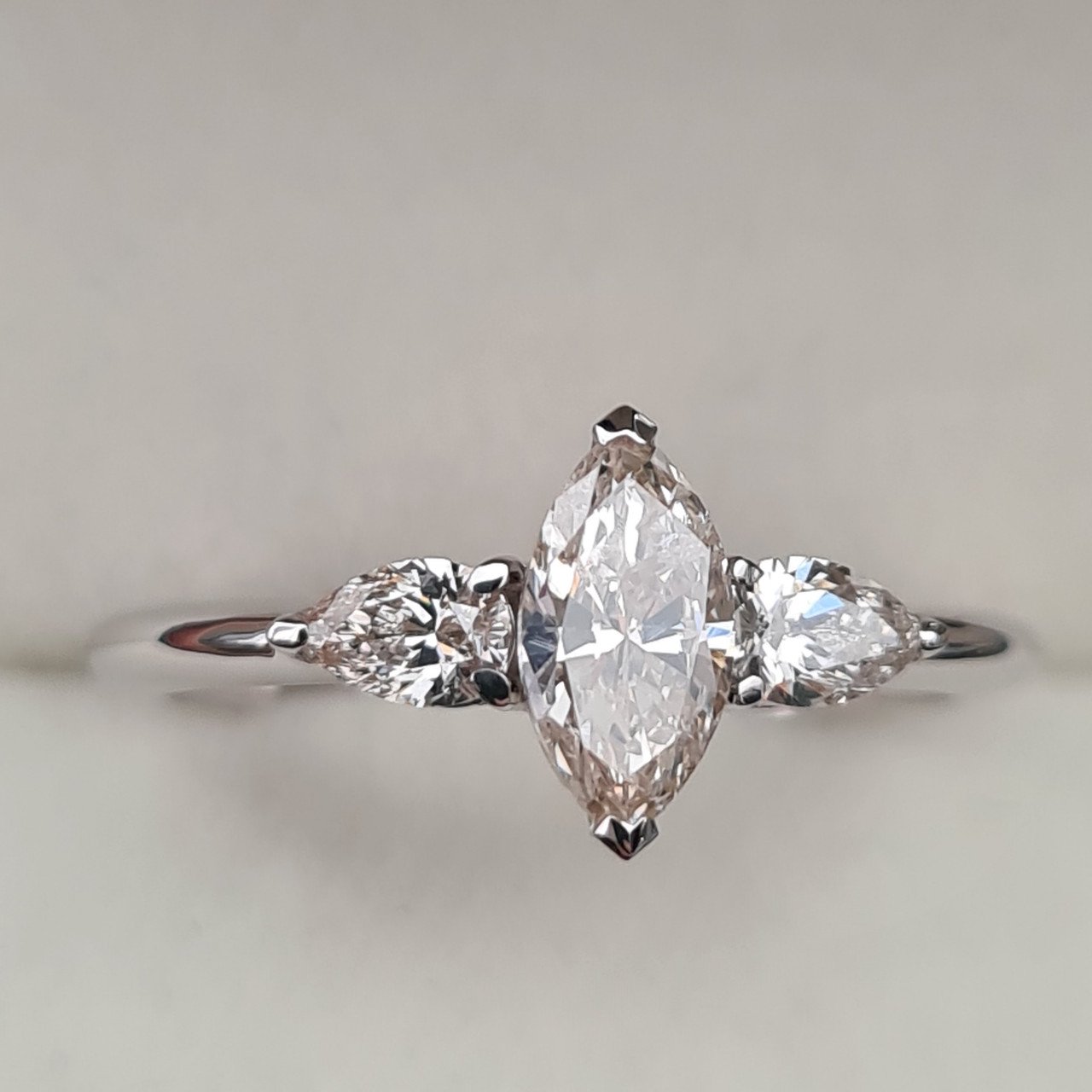 Кольцо Deimantas 94282976 16,5р 2,44гр 0,93ct. купить,NaN