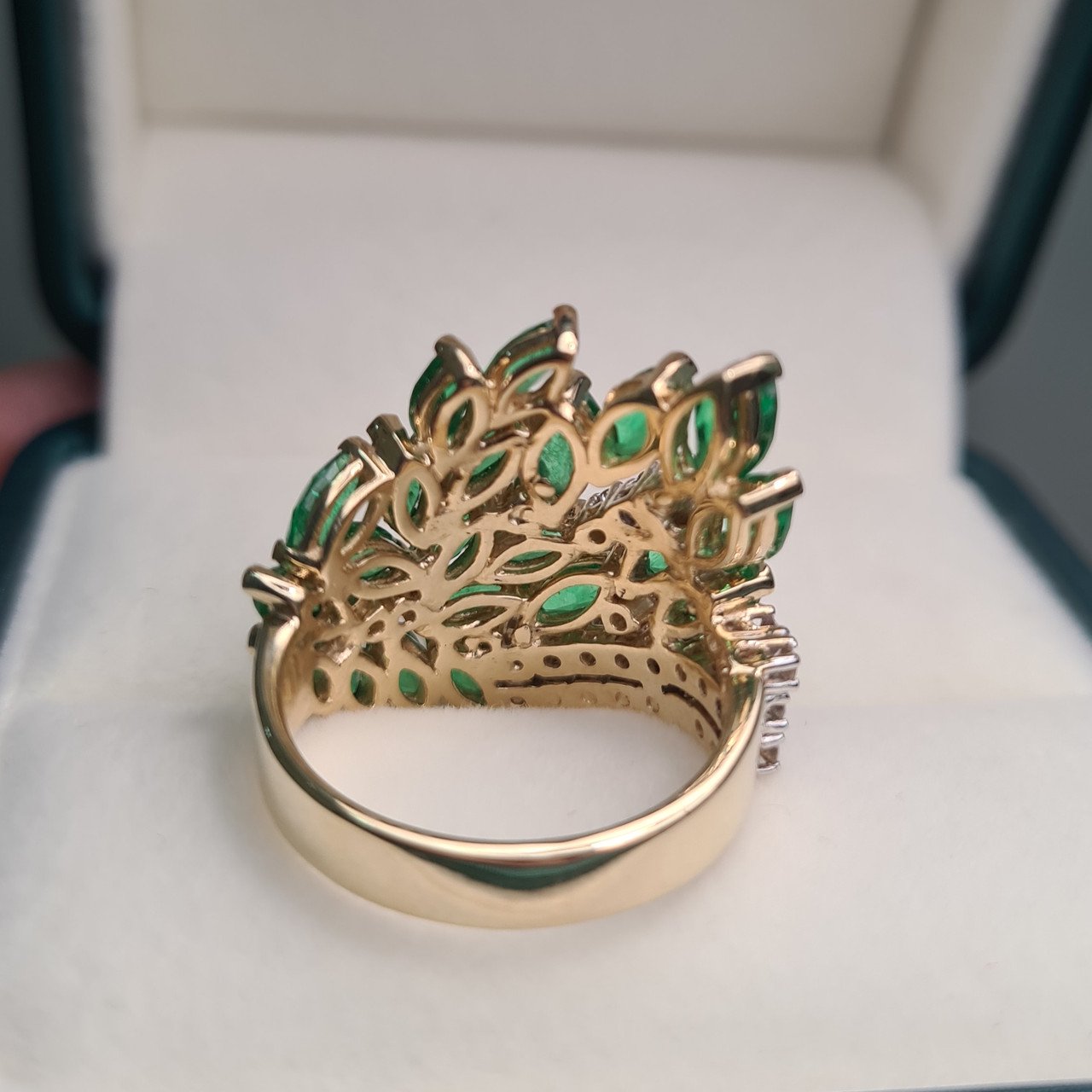 Кольцо Deimantas 95975180 18р 10,45гр 0,40ct. купить,NaN