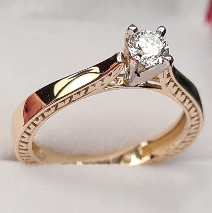 Кольцо Deimantas 81001662 16,51р 2,62гр 0,24ct. купить,NaN