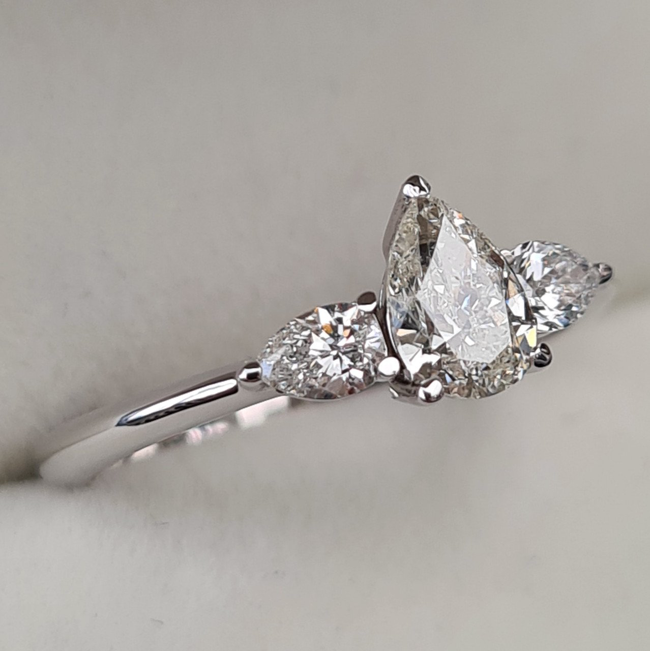 Кольцо Deimantas 94282983 16,5р 2,15гр 0,75ct. купить,NaN