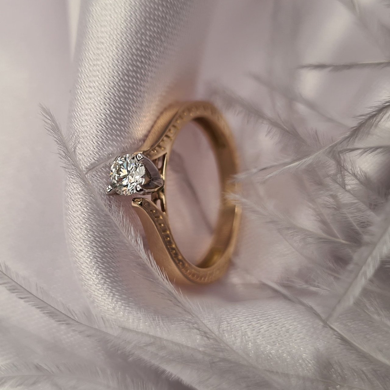 Кольцо Deimantas 81001662 16,51р 2,62гр 0,24ct. купить,NaN