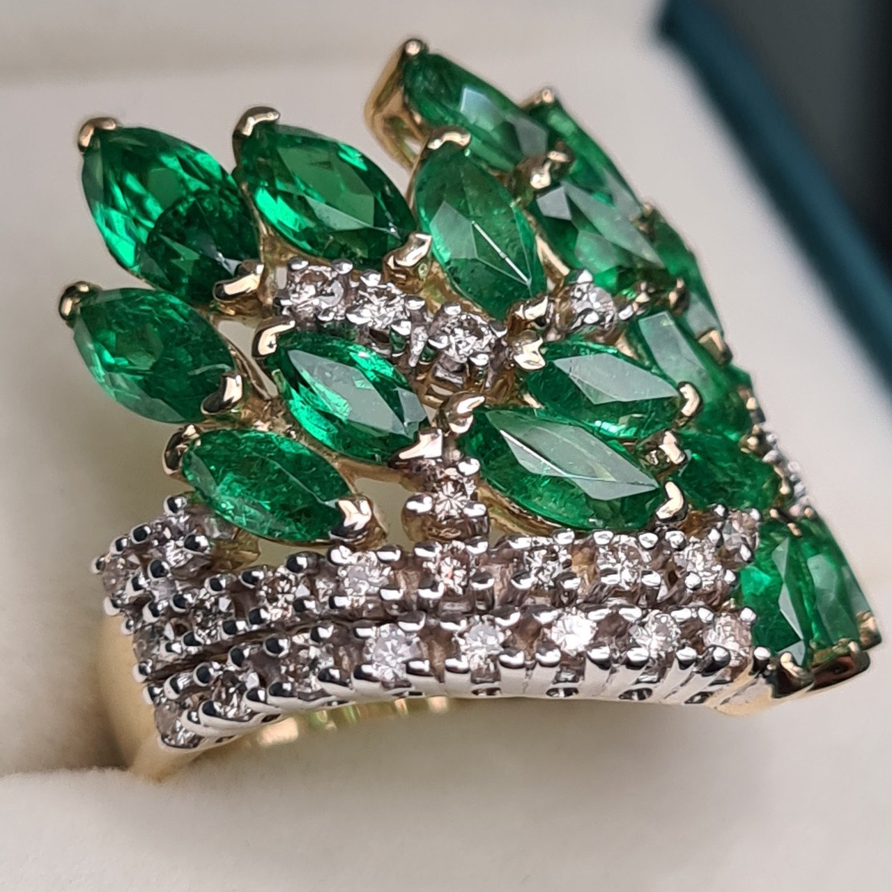 Кольцо Deimantas 95975180 18р 10,45гр 0,40ct. купить,NaN