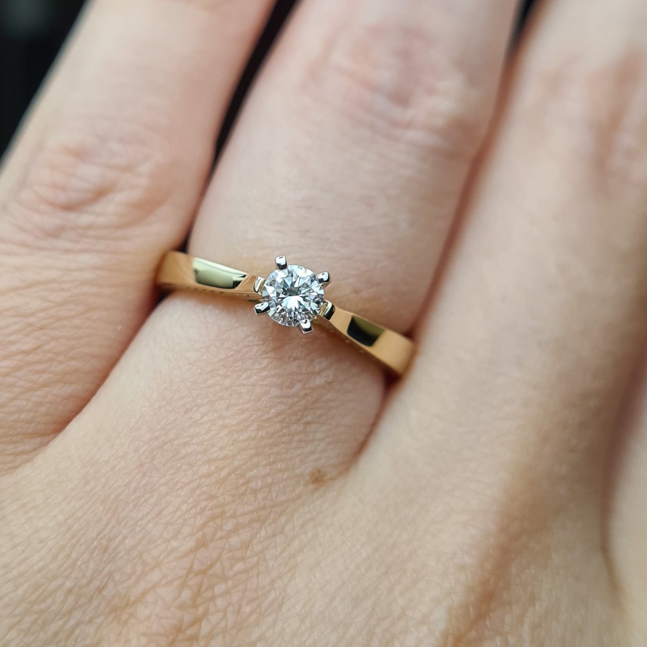 Кольцо Deimantas 81001662 16,51р 2,62гр 0,24ct. купить,NaN