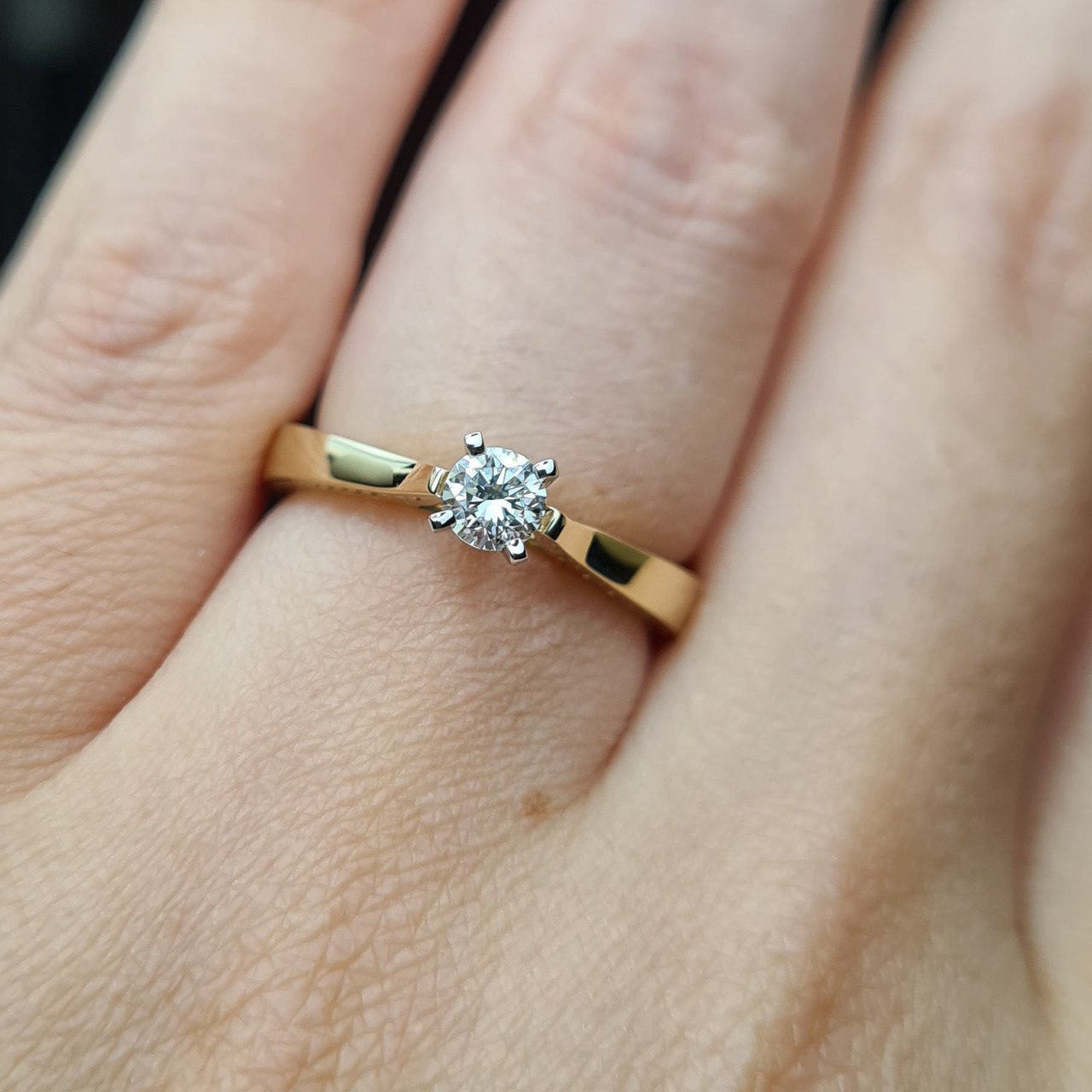 Кольцо Deimantas 81001662 16,51р 2,62гр 0,24ct. купить,NaN