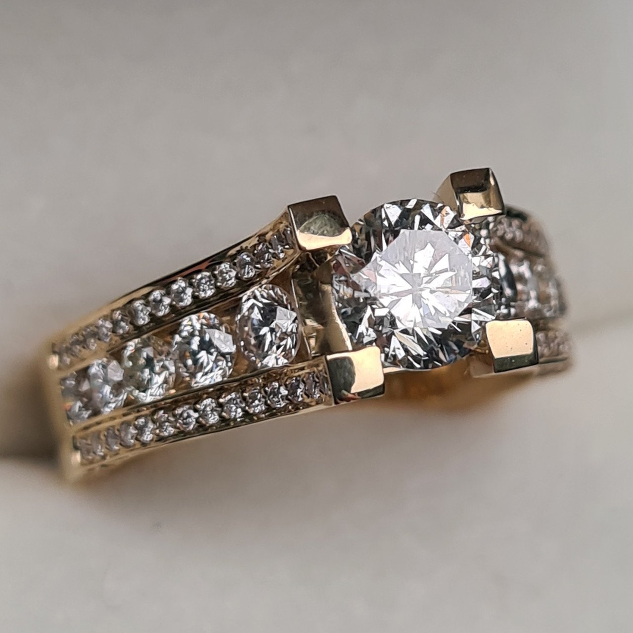 Кольцо Deimantas 95975182 18р 2,36гр 2,36ct. купить,NaN