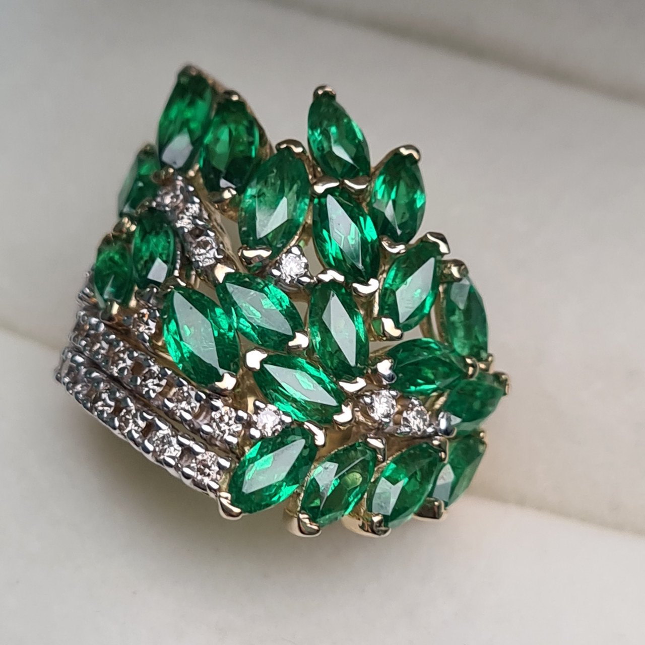 Кольцо Deimantas 95975180 18р 10,45гр 0,40ct. купить,NaN