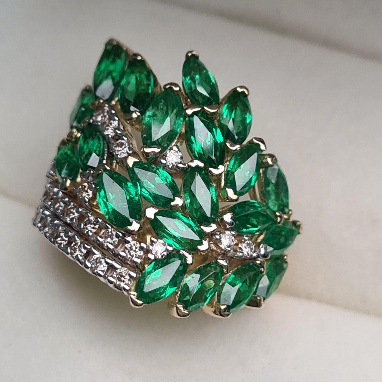 Кольцо Deimantas 95975180 18р 10,45гр 0,40ct. купить,NaN